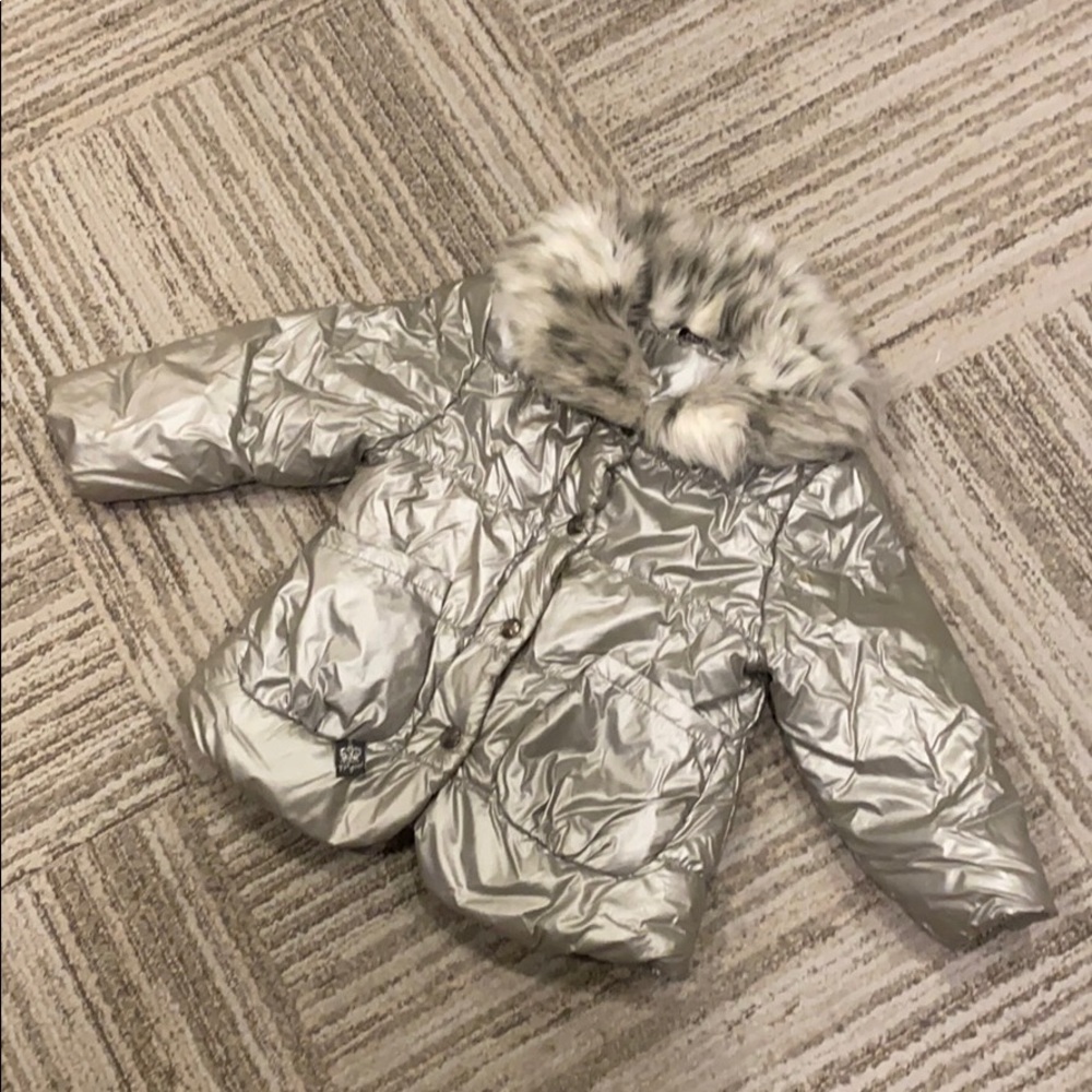 3 Pommes size 4 silver puffer jacket